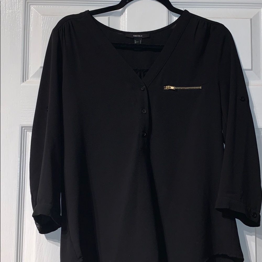 High-low, 3/4 sleeve, black blouse with zipper
